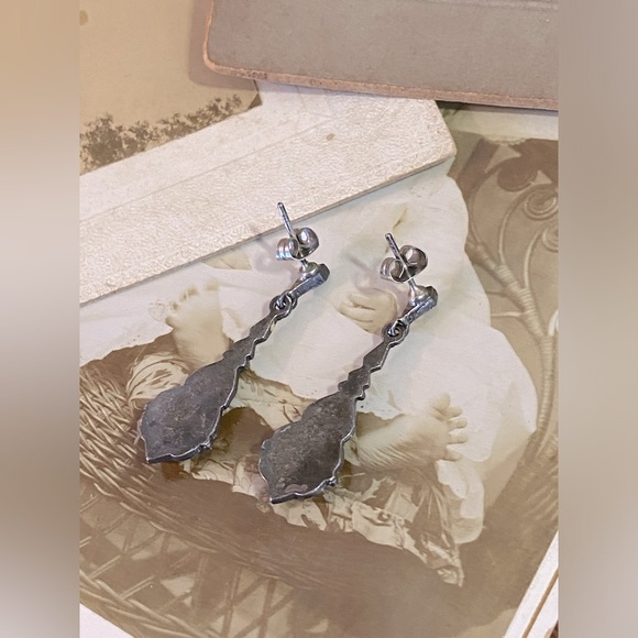 SOLD- Vintage Sterling Silver Marcasite Drop Earrings. - Picture 7 of 11